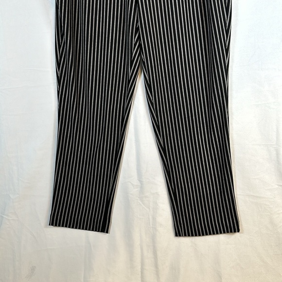 HILARY RADLEY TROUSERS SIZE(M) - Picture 3 of 7